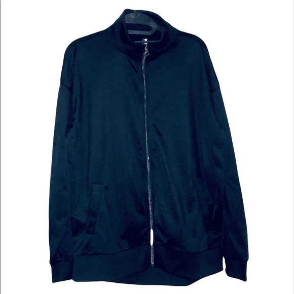 Victoria's Secret Jackets & Blazers - NWT Victoria’s Secret: Medium Black & White Jacket